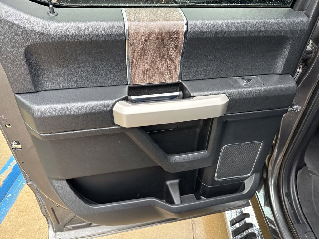 Used 2018 Ford F350 Lariat w/ Chrome Package image 9