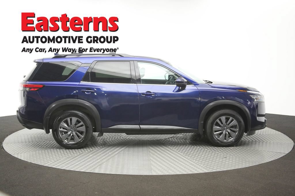 Used 2023 Nissan Pathfinder SV w/ SV Premium Package AWD/4WD image 46