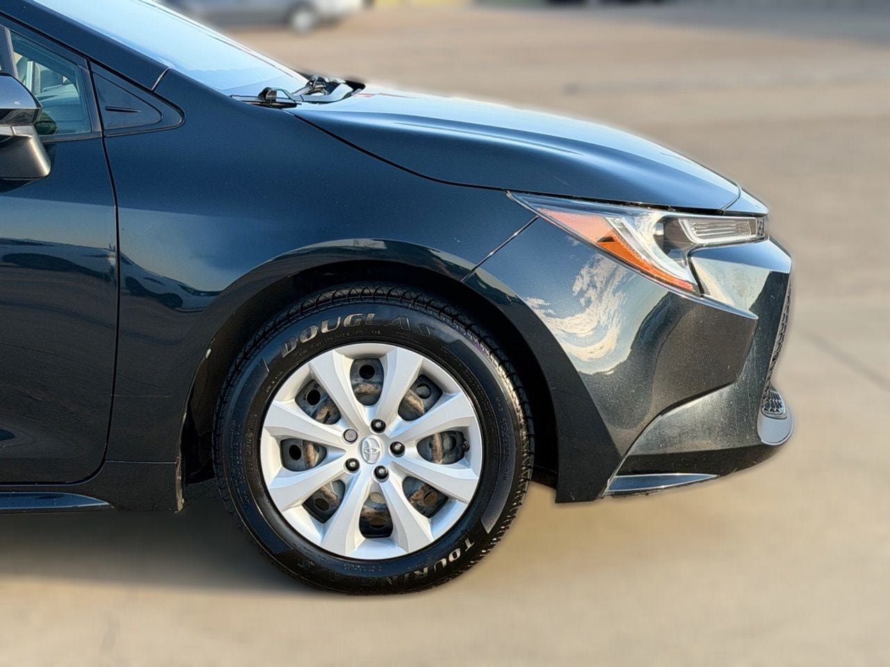 Used 2021 Toyota Corolla LE FWD image 9