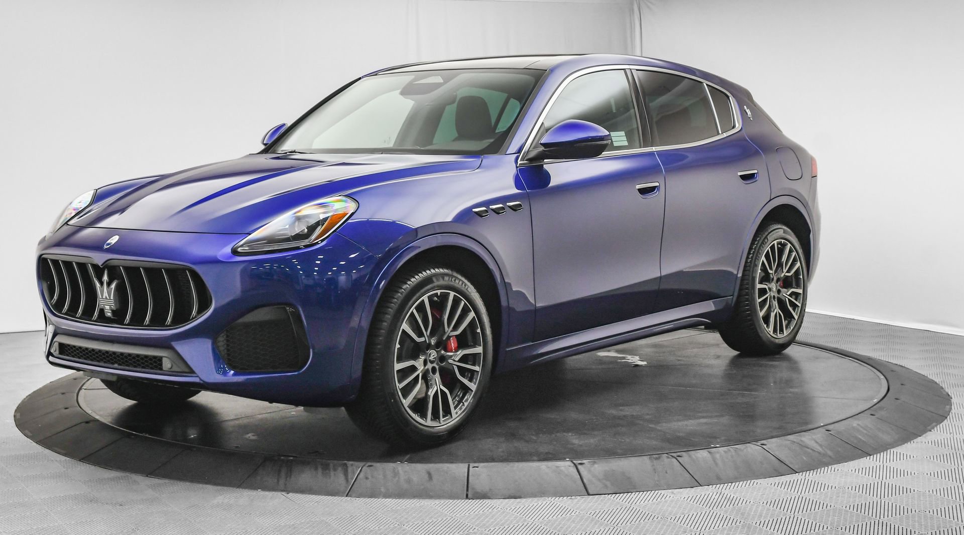 New 2025 Maserati Grecale GT image 3