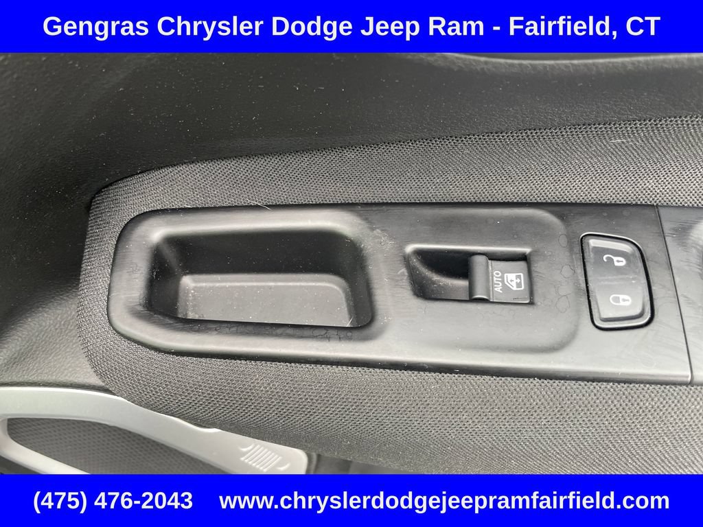 Certified 2021 Jeep Renegade Latitude AWD/4WD image 18