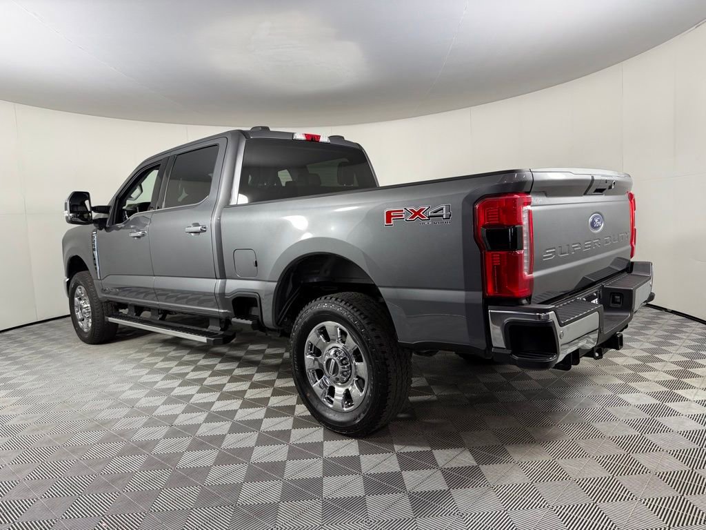 Used 2025 Ford F250 Lariat w/ Chrome Package image 9
