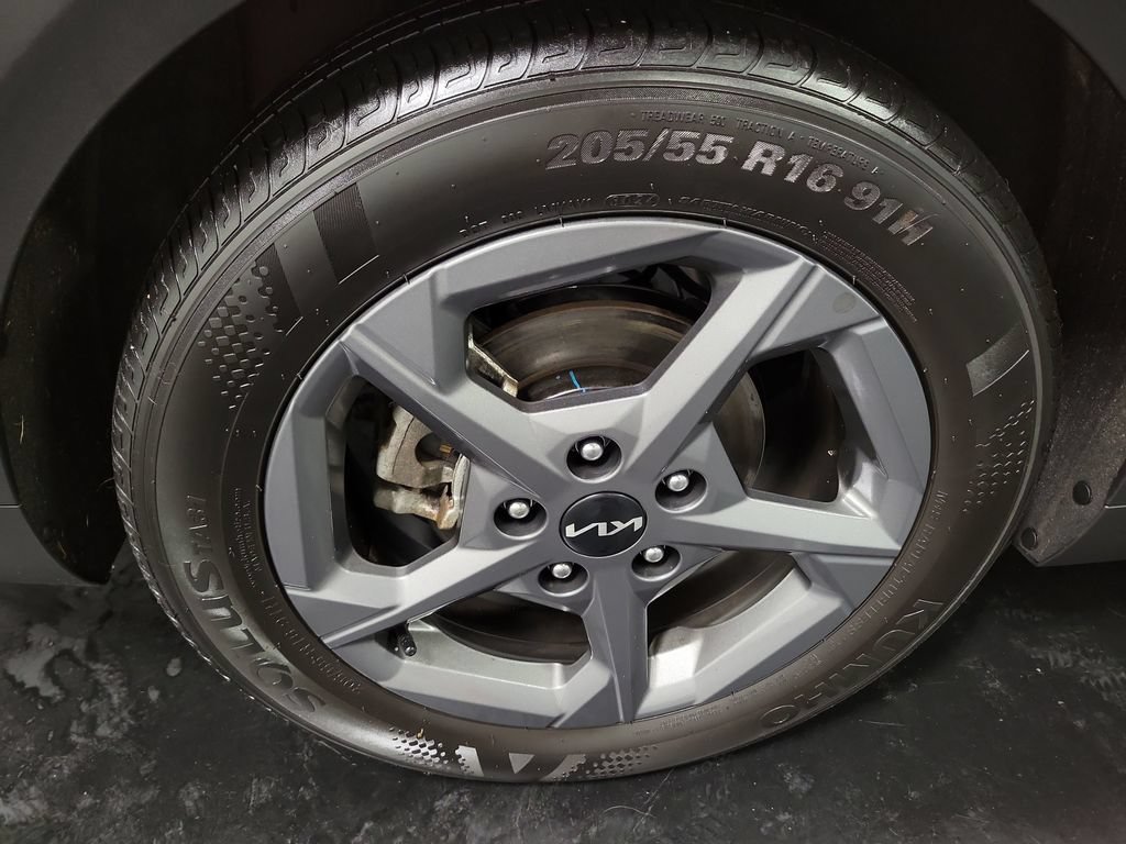 Used 2025 Kia K4 FWD image 11
