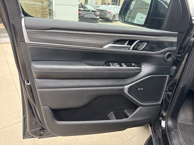 Used 2024 Jeep Wagoneer L Series II w/ Flexible Seating Group image 29