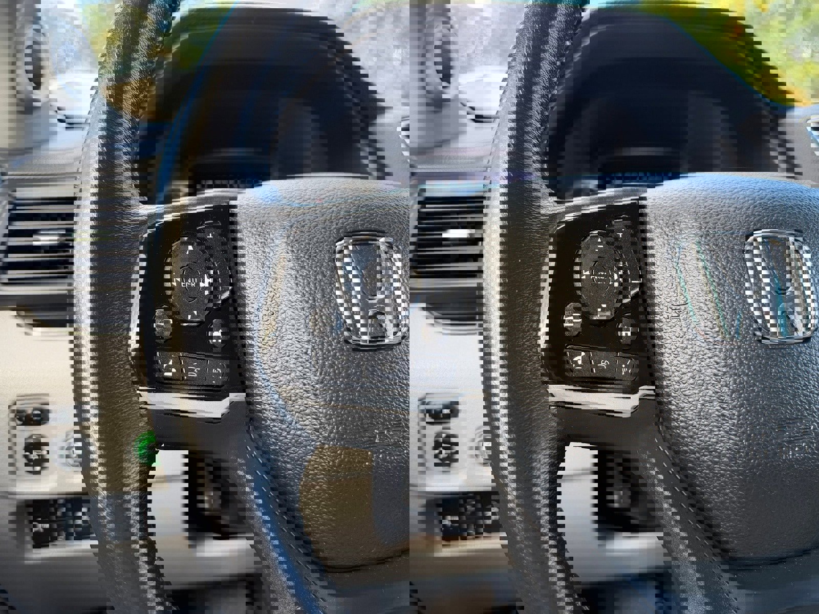 Used 2022 Honda Pilot Touring image 16