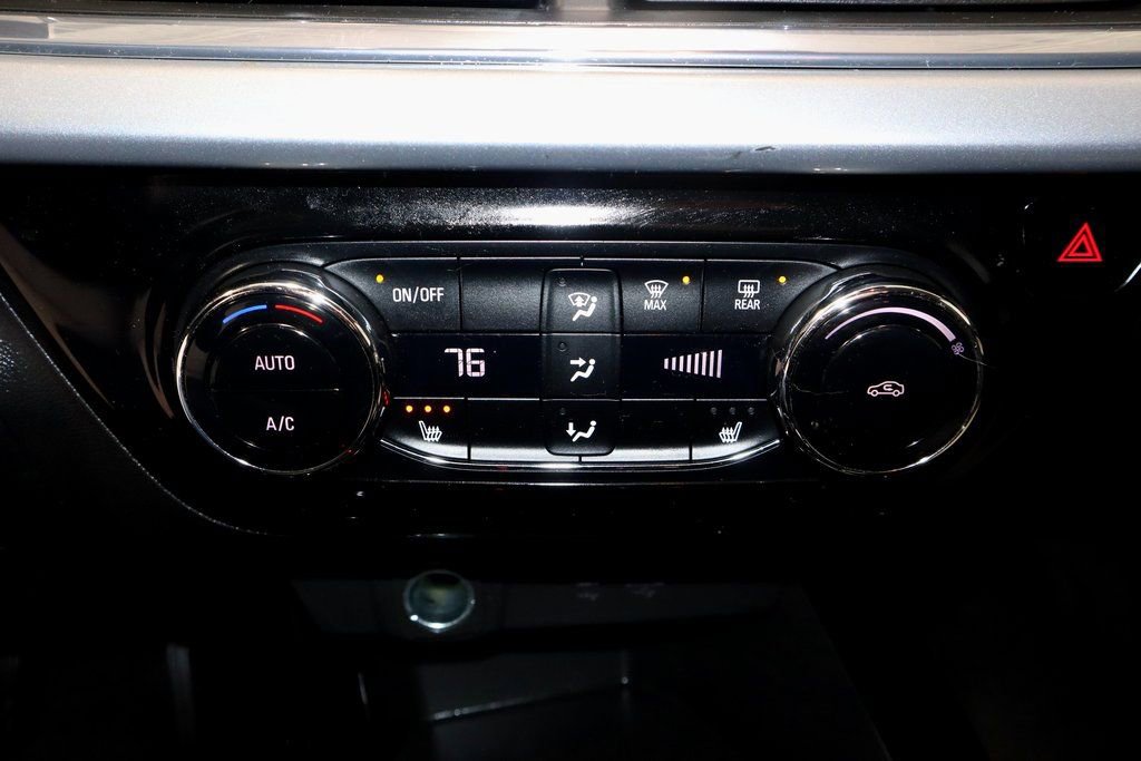 Used 2025 Chevrolet Trax LT w/ Driver Confidence Package image 33