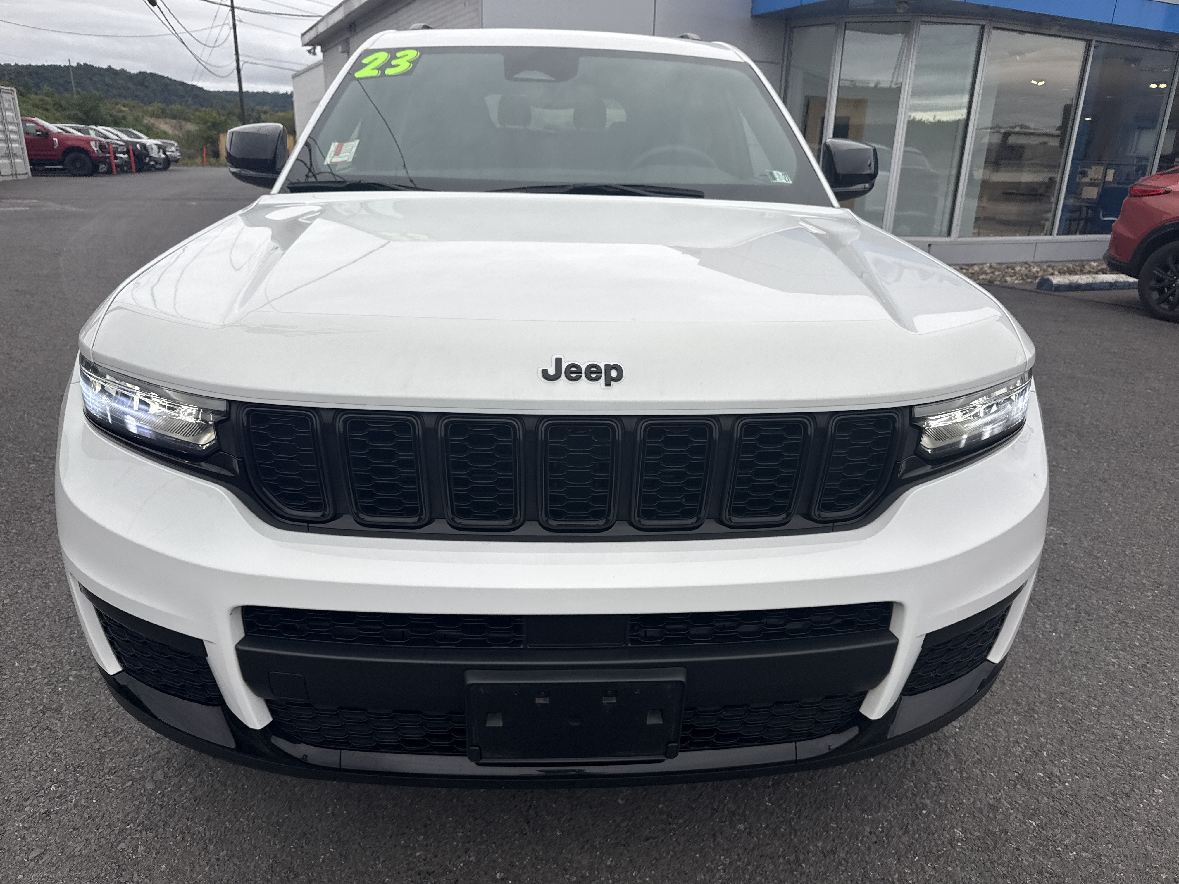 Used 2023 Jeep Grand Cherokee L Laredo AWD/4WD image 8