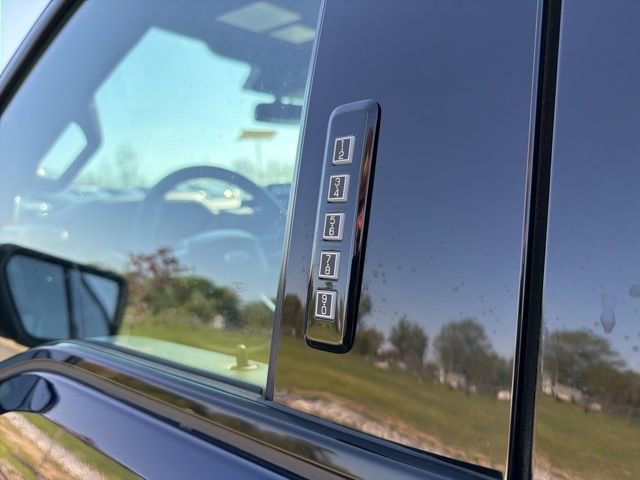 Used 2023 Ford F150 Lightning Platinum AWD/4WD image 28