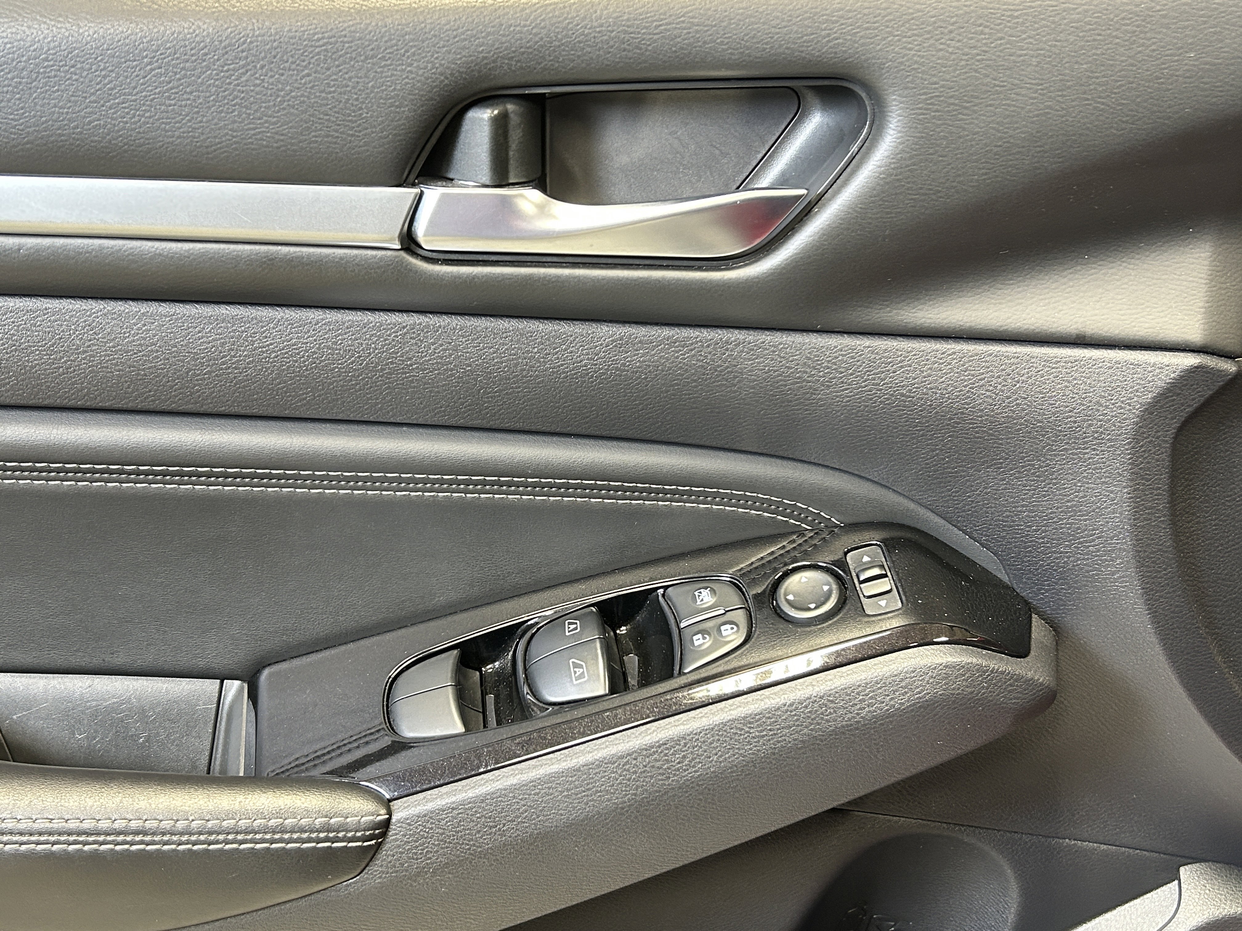 Used 2020 Nissan Altima 2.5 SV image 21