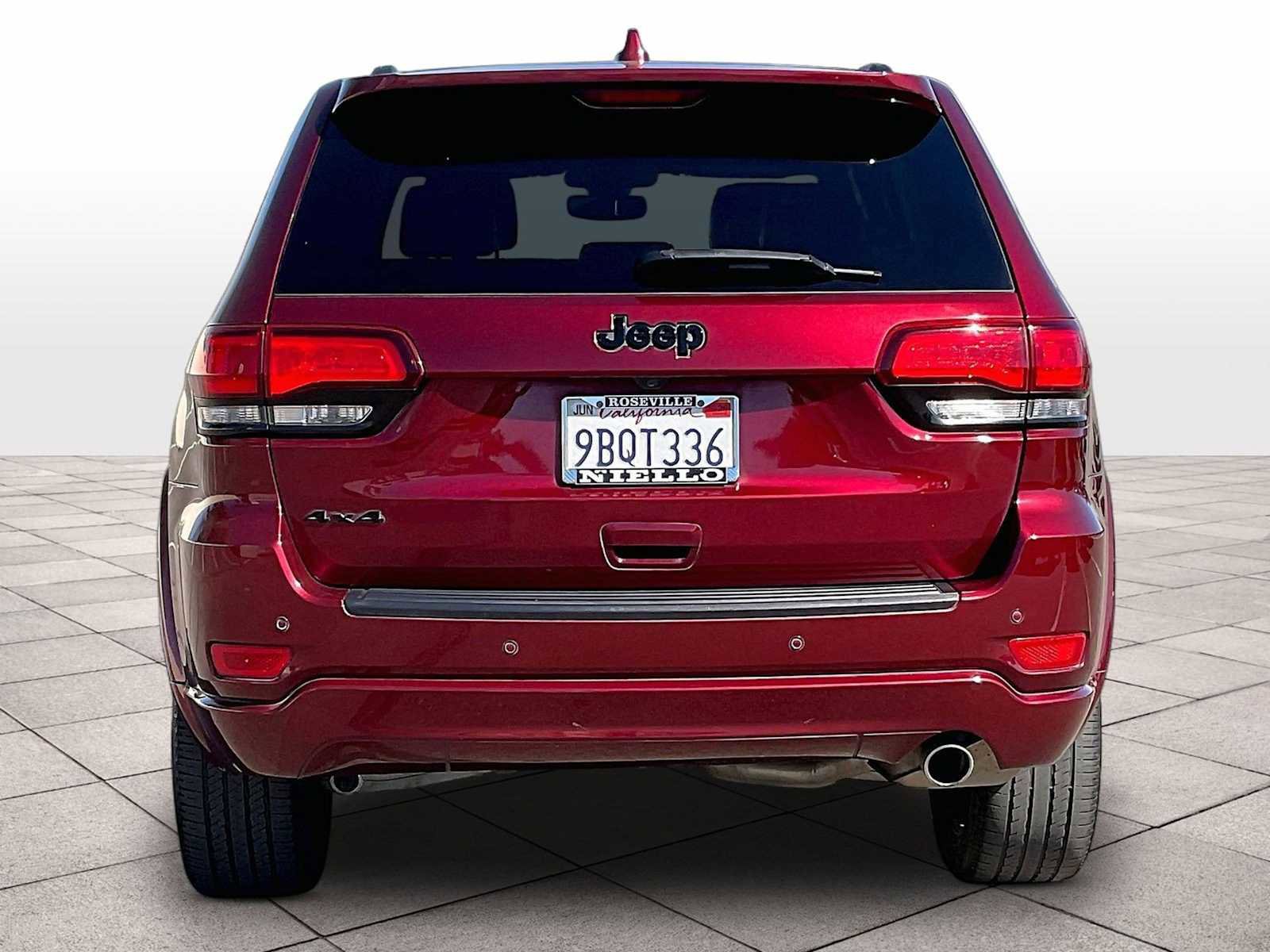 Used 2022 Jeep Grand Cherokee Laredo X AWD/4WD image 7