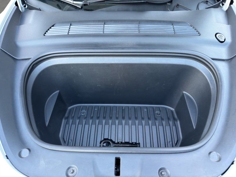 Used 2022 Tesla Model Y Long Range image 20