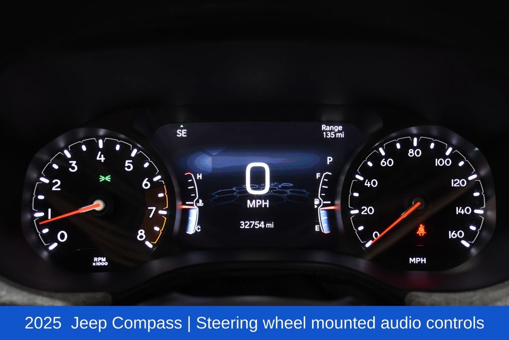 Used 2025 Jeep Compass Latitude w/ Sun & Sound Group AWD/4WD image 14