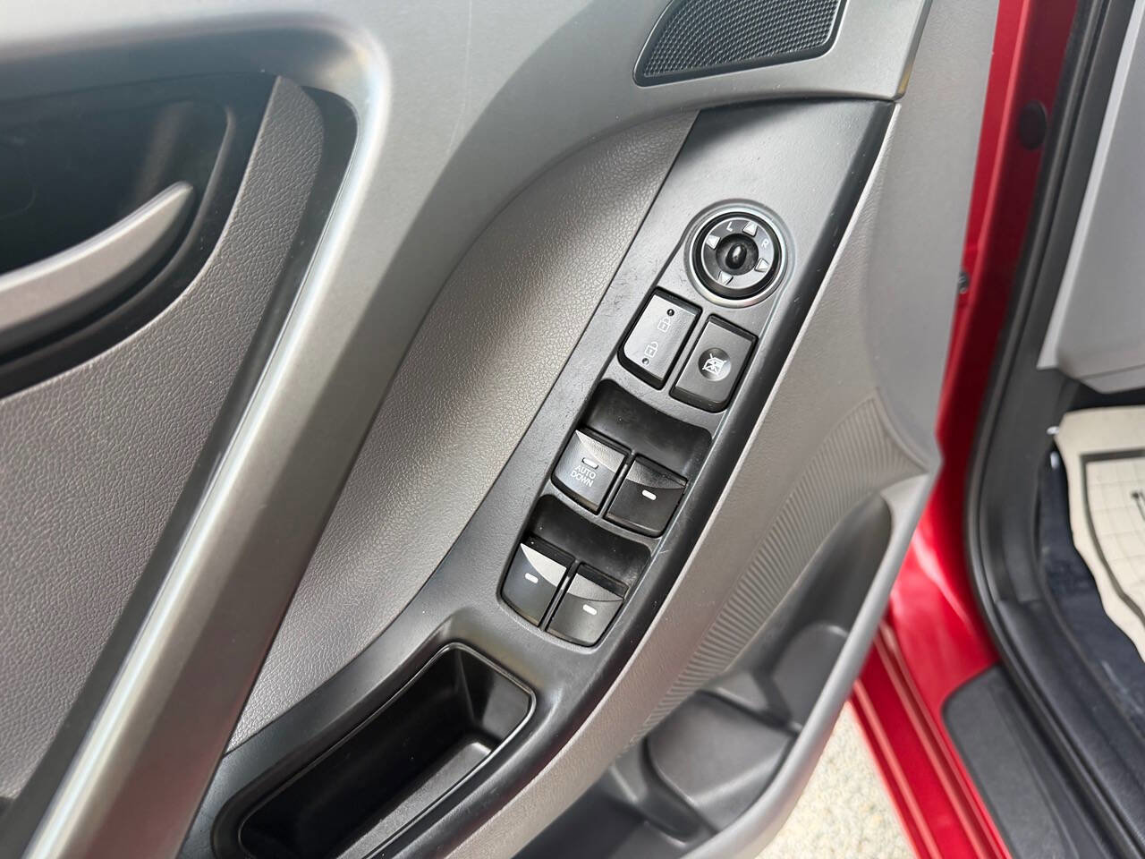 Used 2016 Hyundai Elantra SE image 16