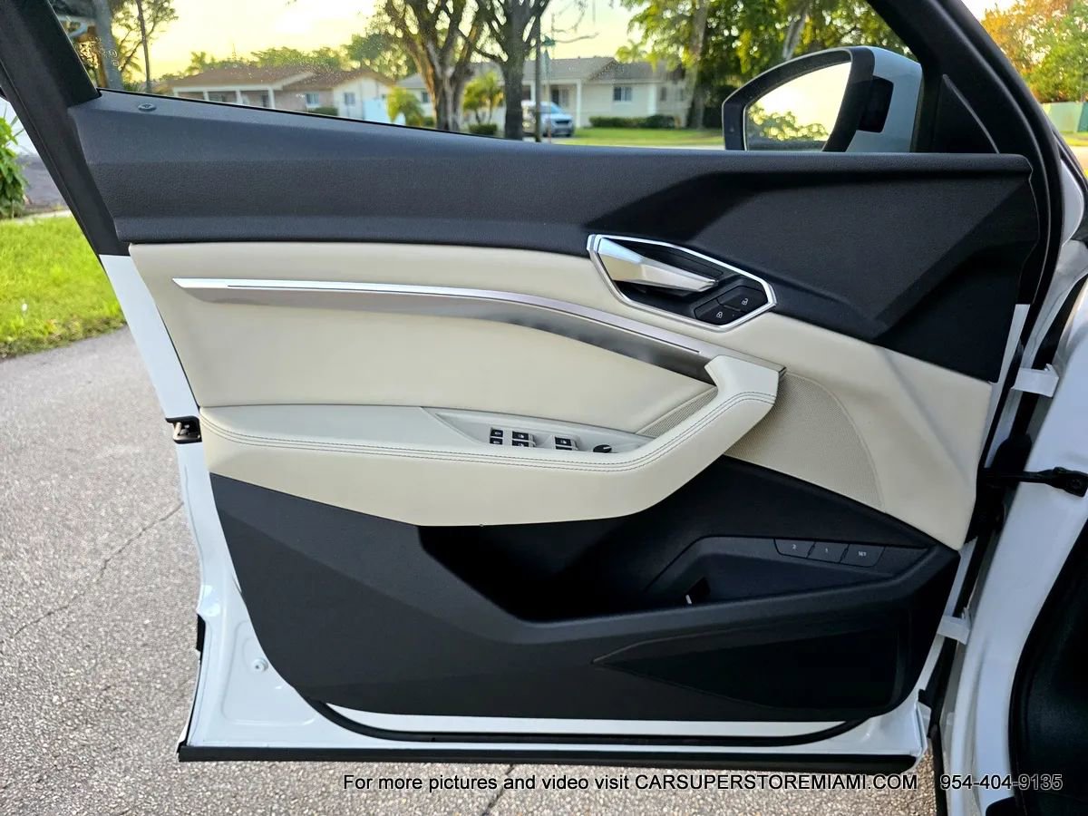 Used 2021 Audi e-tron Premium w/ Convenience Plus Package image 28