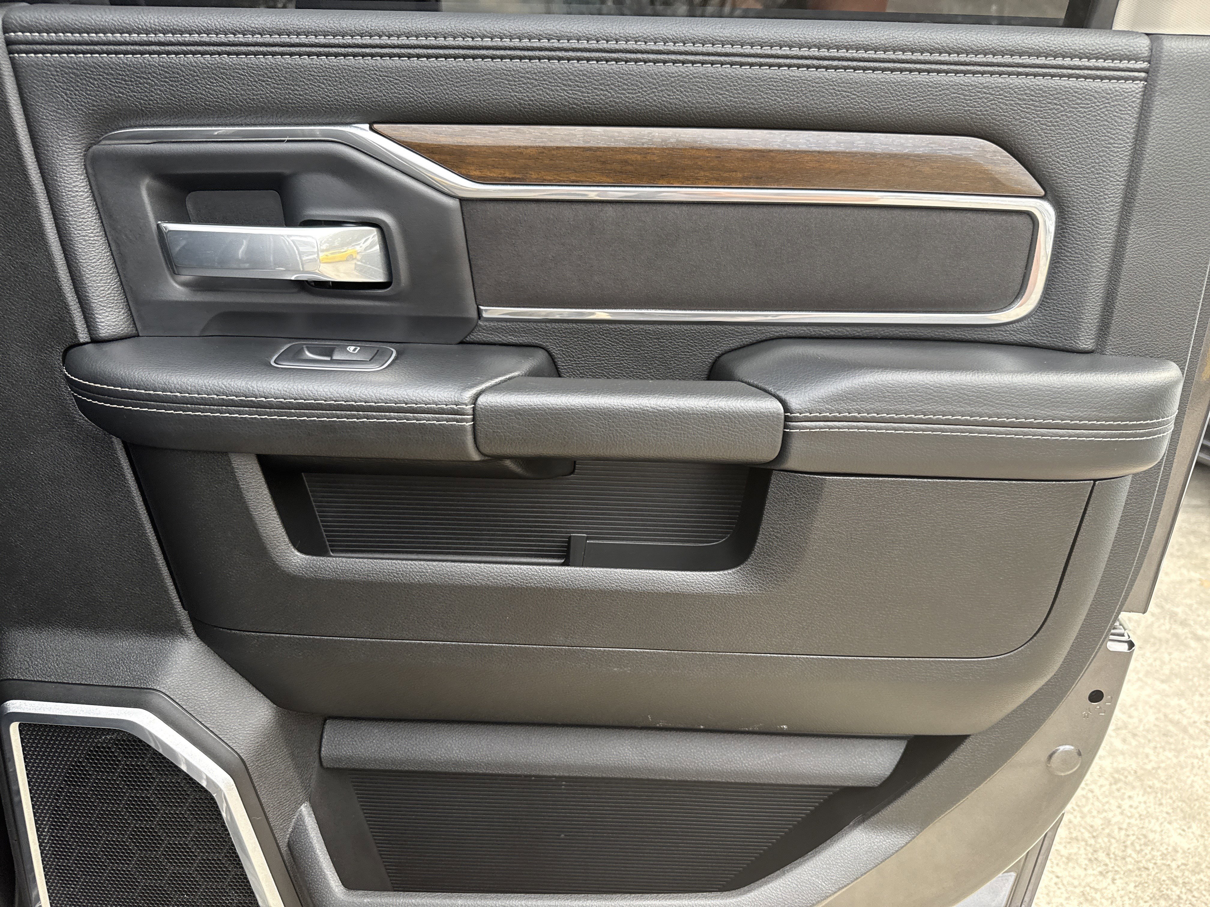 Used 2024 RAM 3500 Laramie w/ Bed Utility Group image 18