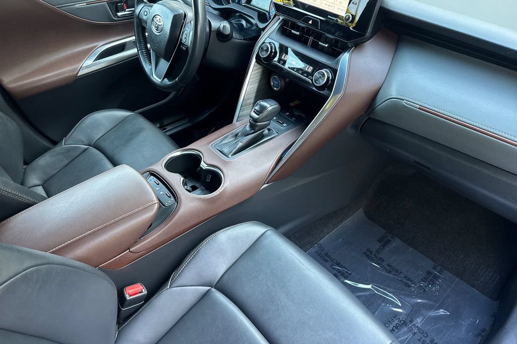 Certified 2022 Toyota Venza XLE AWD/4WD image 15
