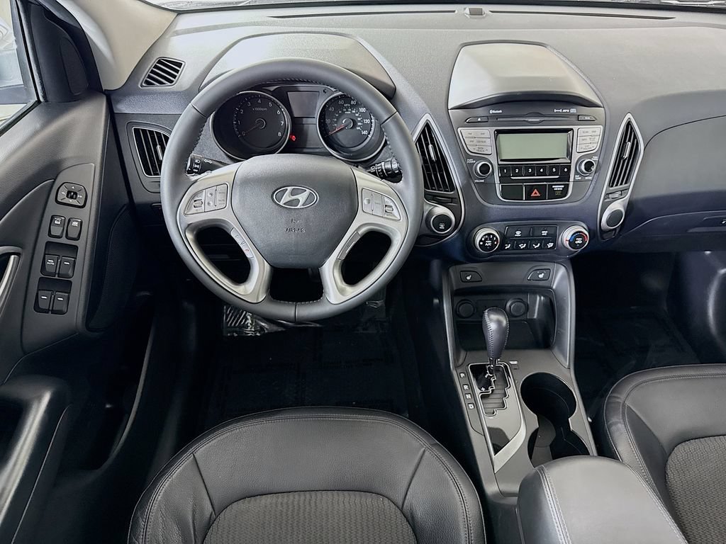Used 2011 Hyundai Tucson GLS AWD/4WD image 3