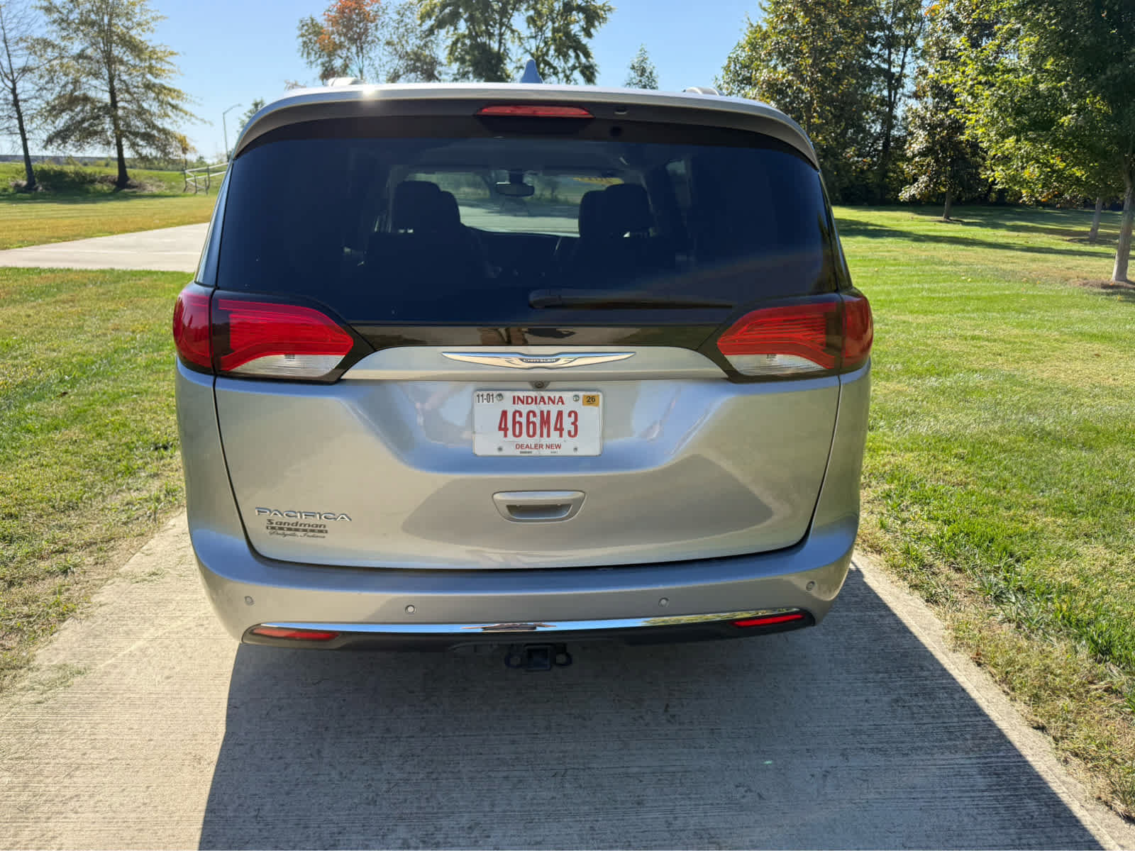 Used 2017 Chrysler Pacifica Touring-L FWD image 4