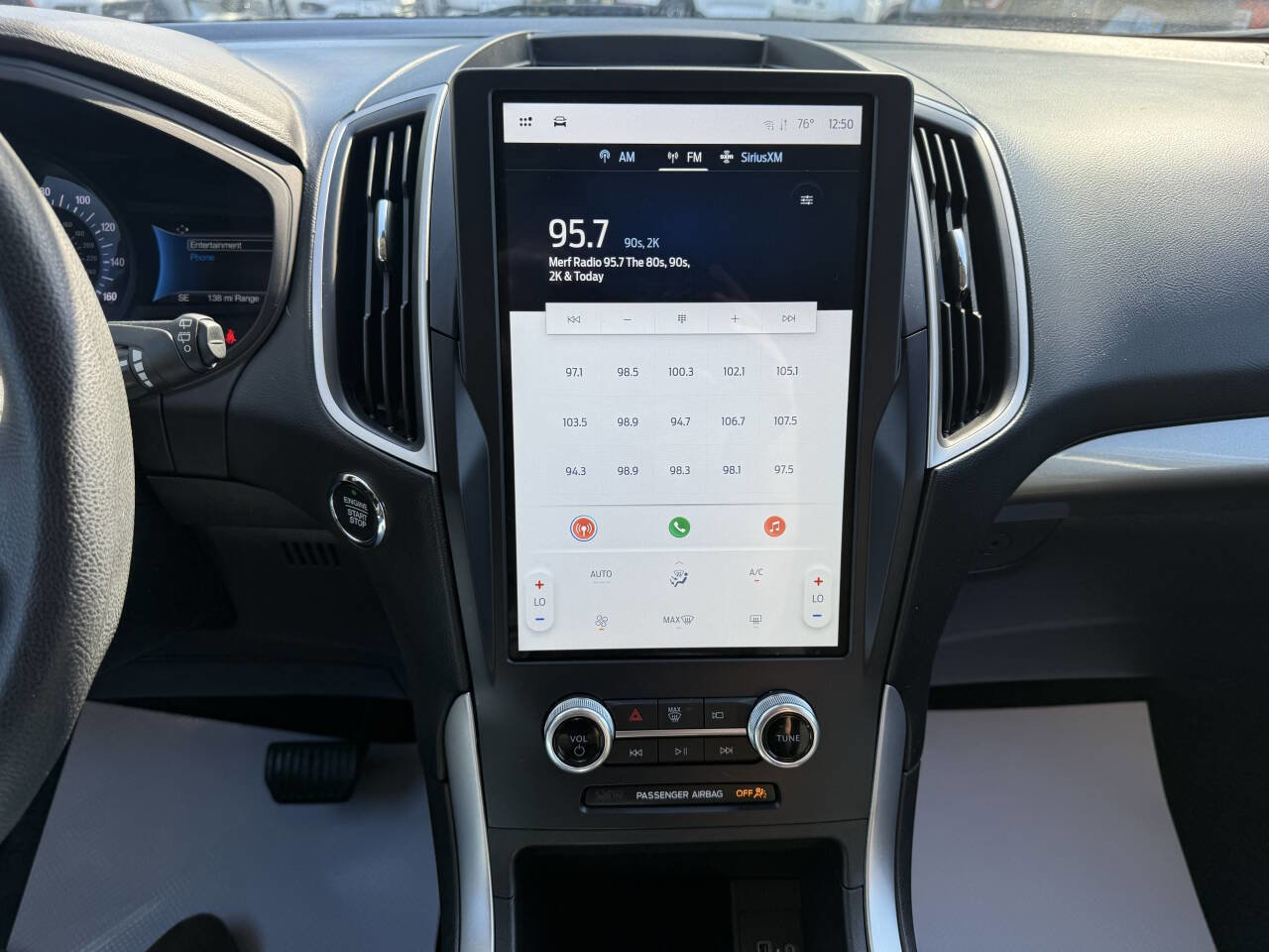 Used 2022 Ford Edge SE w/ Black Appearance Package image 19