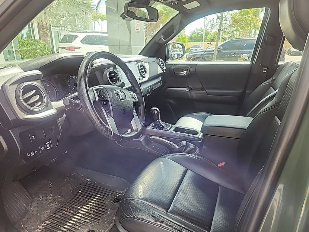 Used 2021 Toyota Tacoma TRD Off-Road w/ TRD Premium Off Road Package AWD/4WD image 7