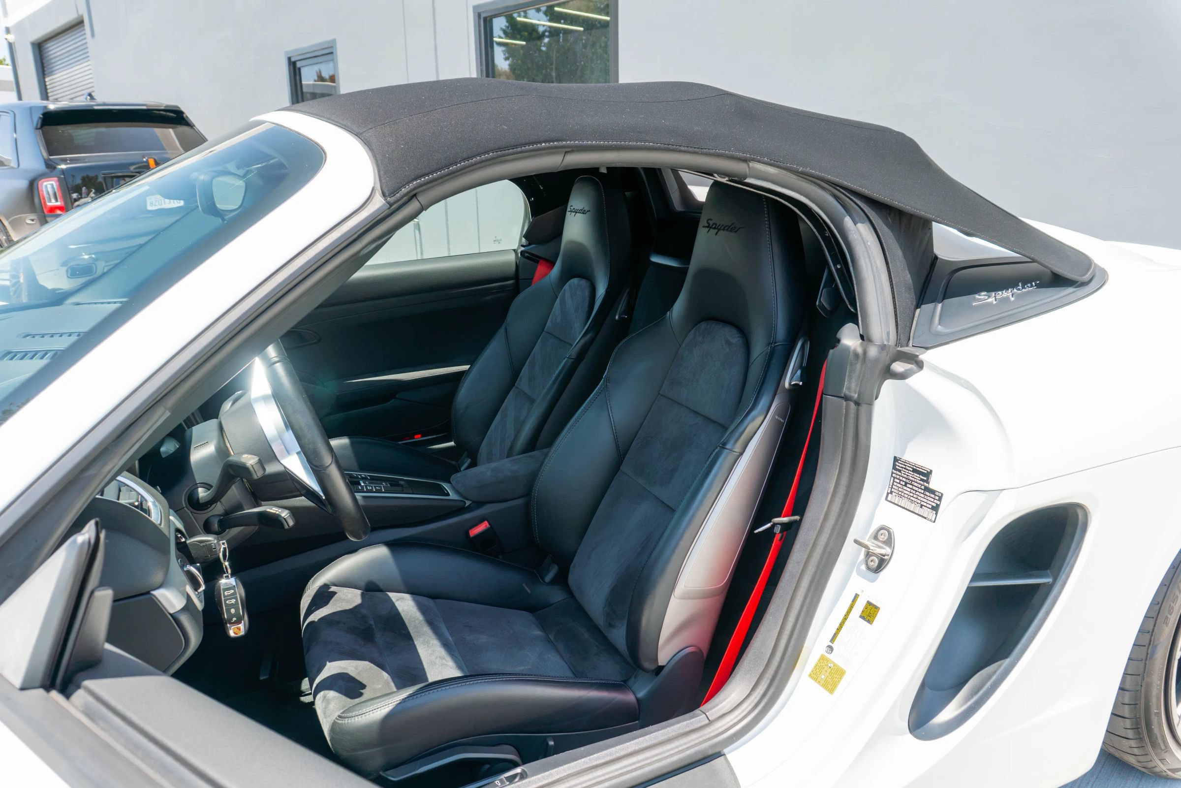 Used 2016 Porsche Boxster Spyder RWD image 12