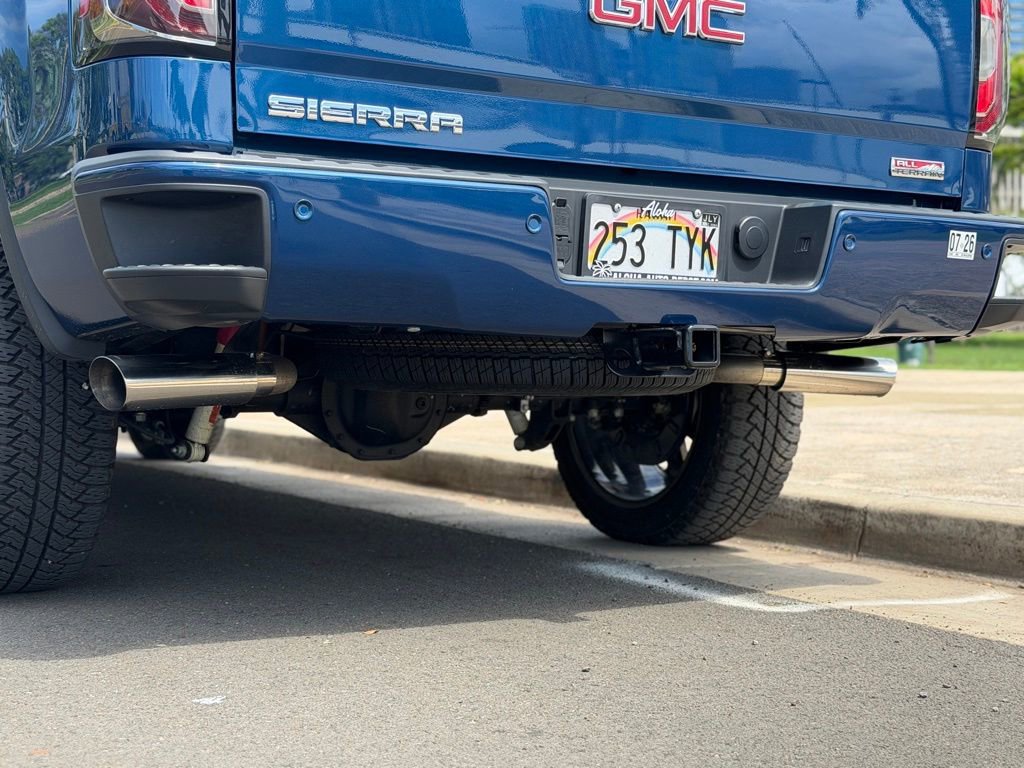 Used 2018 GMC Sierra 1500 SLT w/ All Terrain Package AWD/4WD image 8