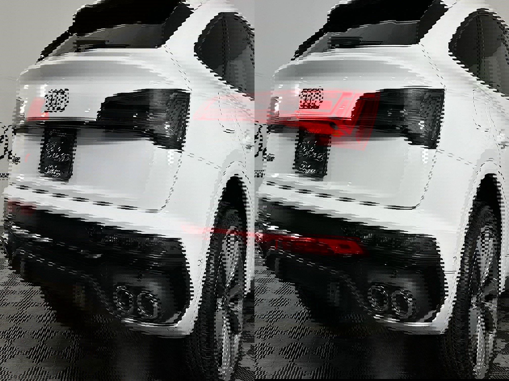 Used 2023 Audi SQ5 Prestige w/ Prestige Package image 26