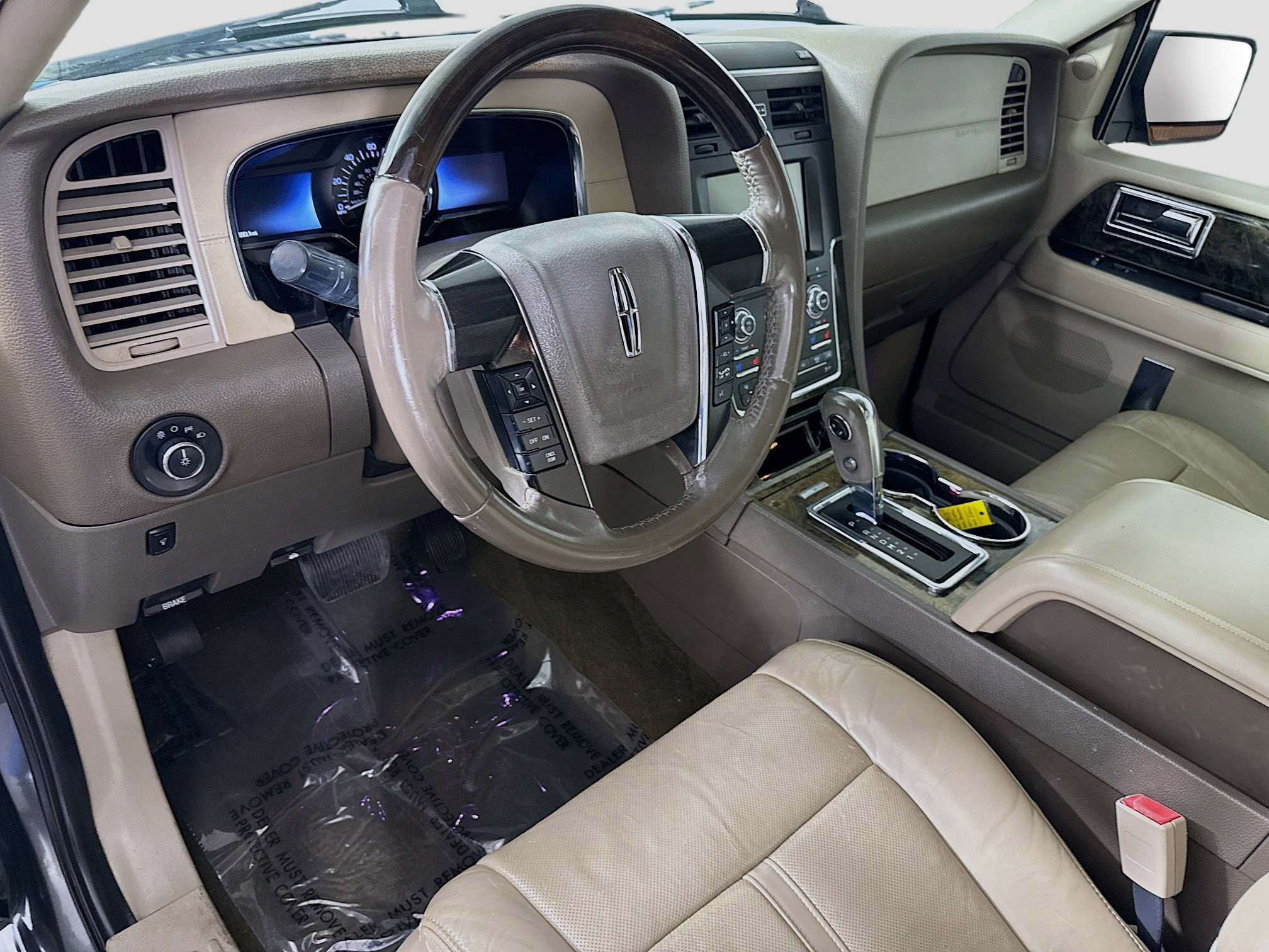 Used 2015 Lincoln Navigator 2WD image 23
