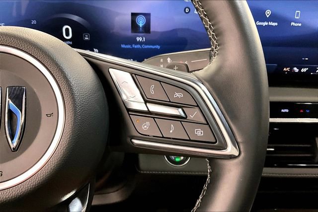 Used 2025 Buick Enclave Avenir FWD image 27