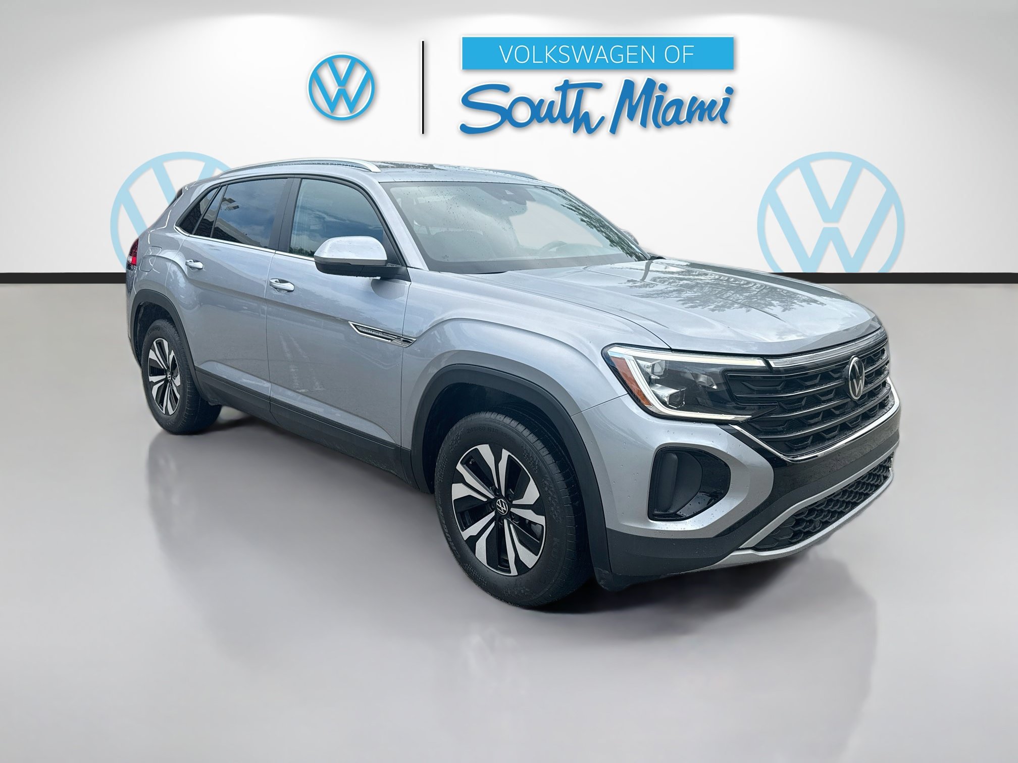 Used 2025 Volkswagen Atlas Cross Sport SE FWD image 1