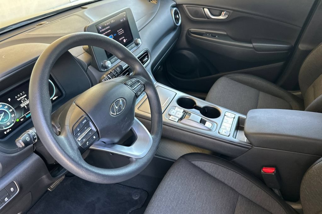Used 2023 Hyundai Kona SE w/ Cargo Package FWD image 7