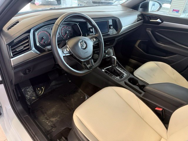 Used 2019 Volkswagen Jetta R-Line FWD image 2