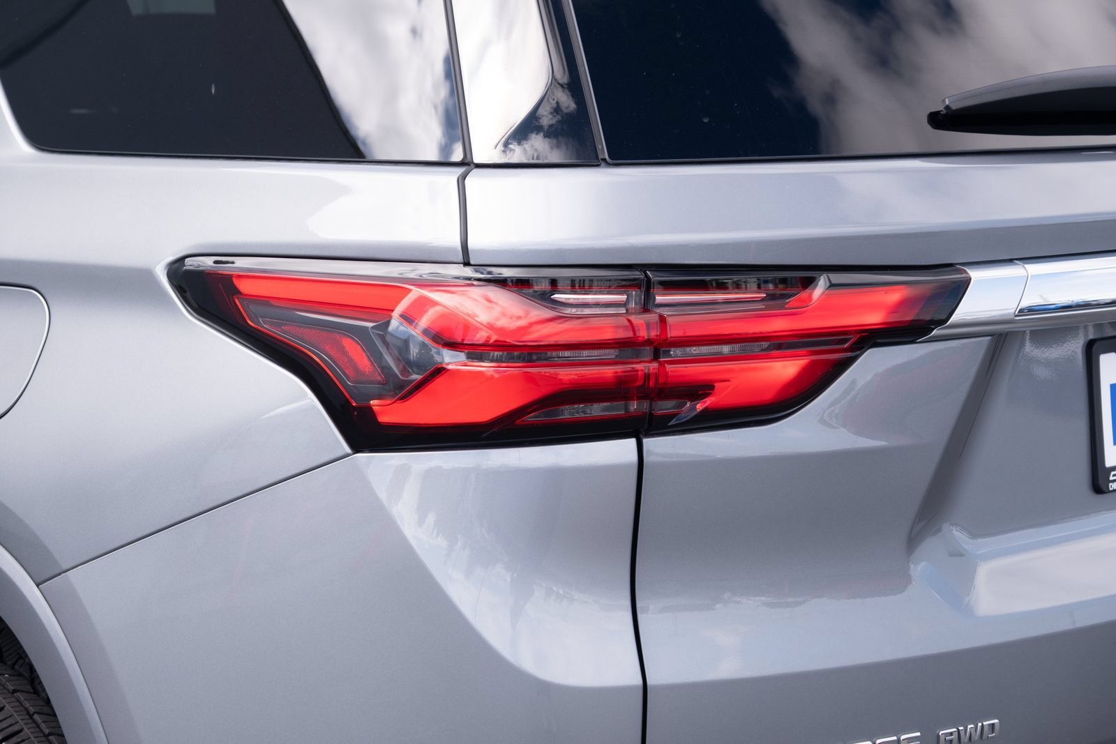 Used 2023 Chevrolet Traverse High Country AWD/4WD image 30