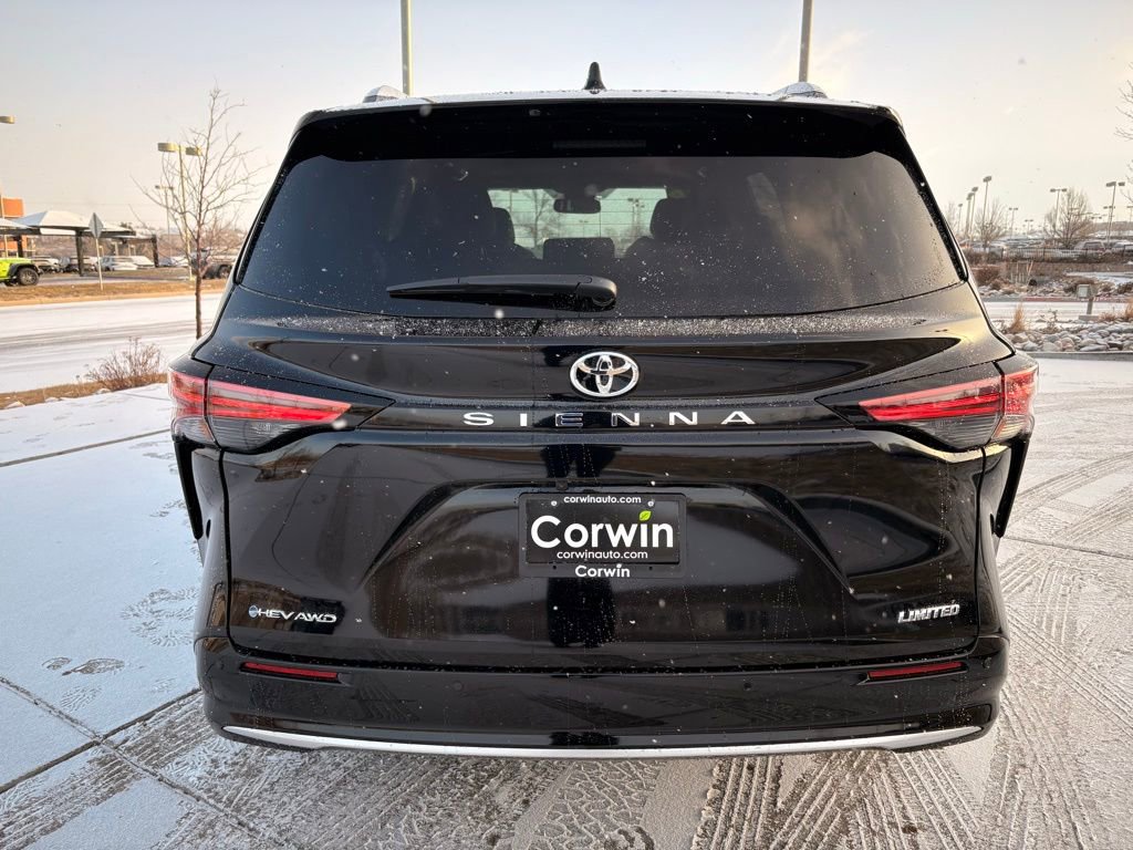 Used 2026 Toyota Sienna Limited image 6