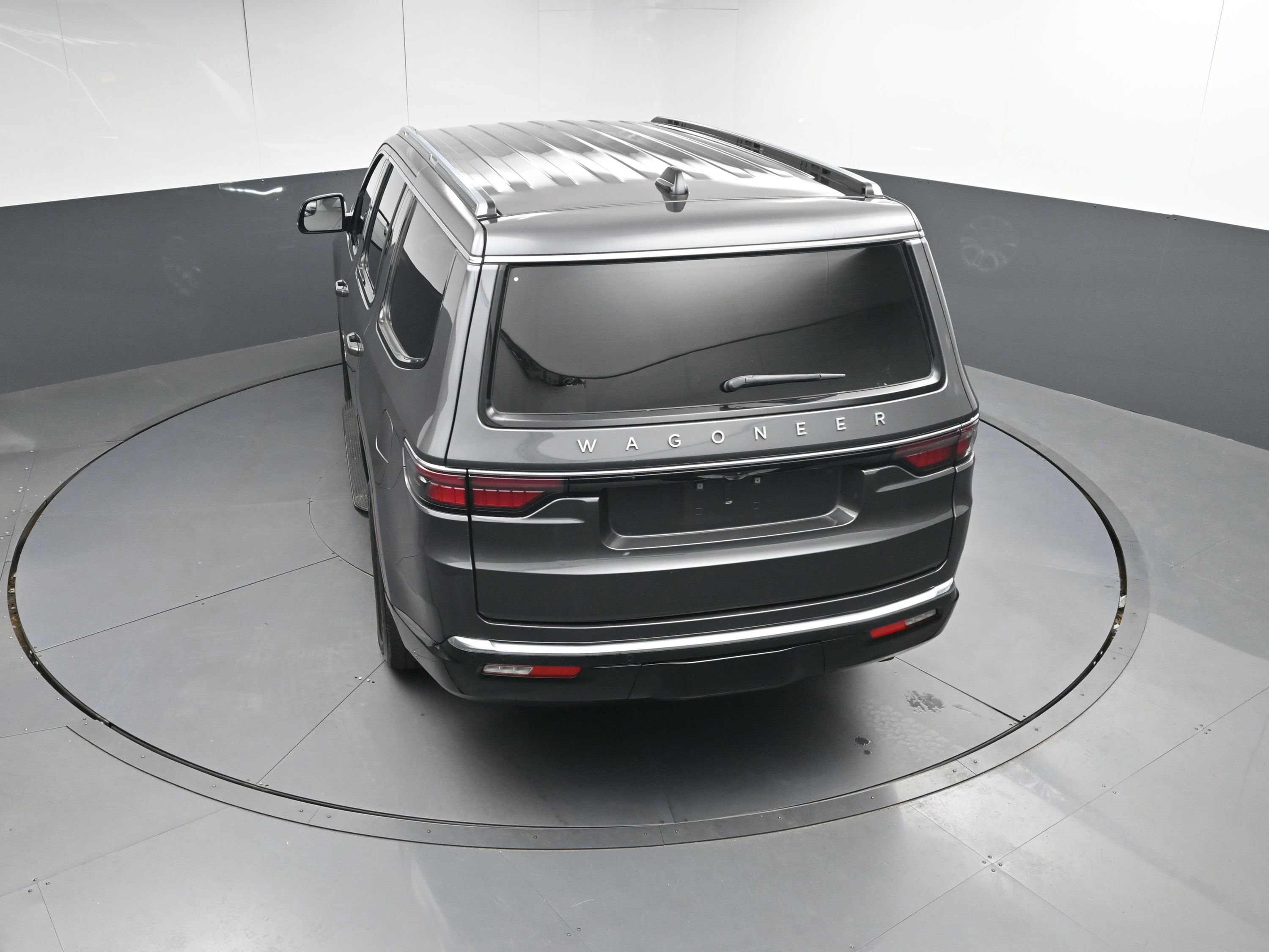 Used 2024 Jeep Wagoneer 2WD image 35
