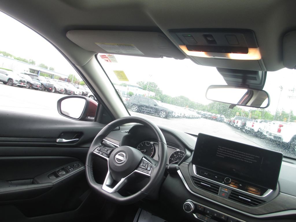 Used 2024 Nissan Altima 2.5 SV w/ SV Premium Package FWD image 24