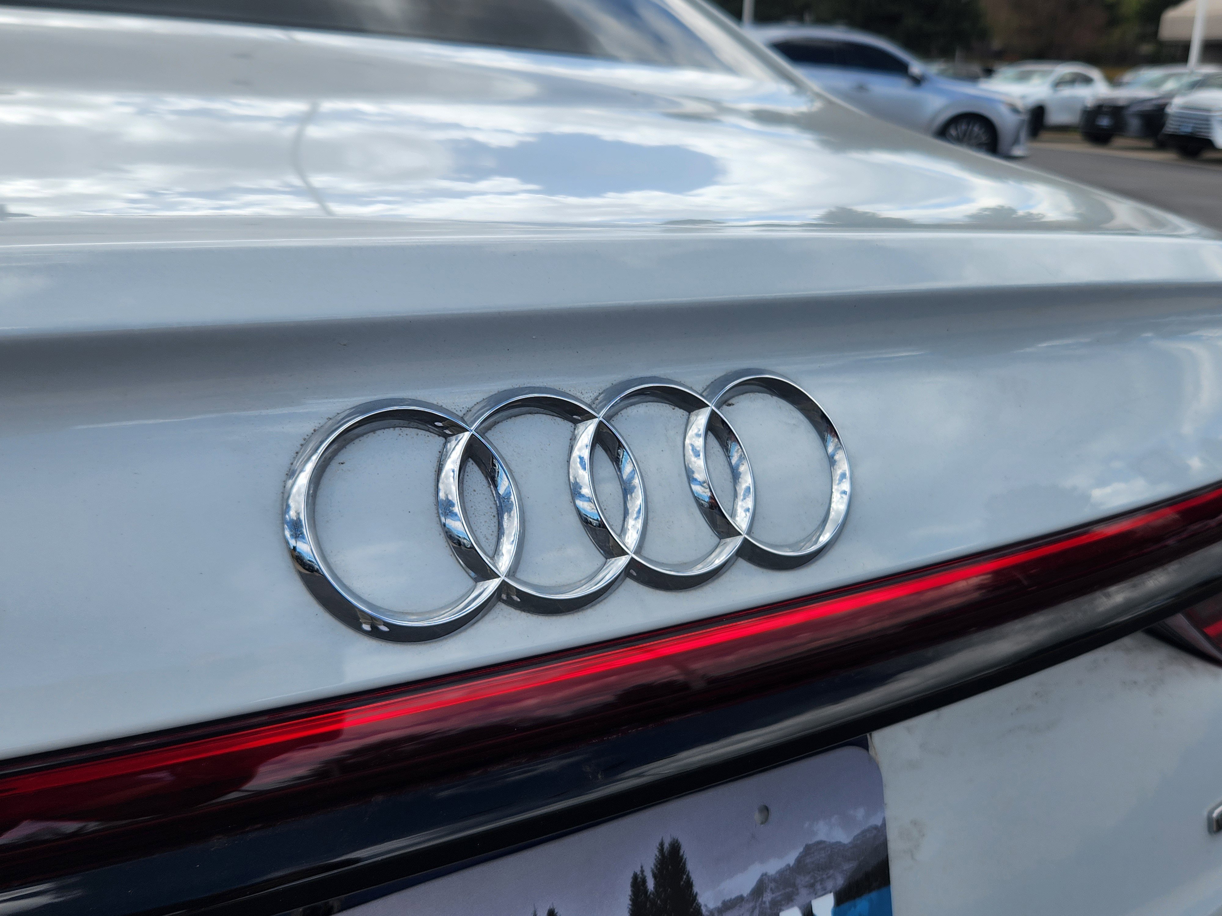 Used 2025 Audi A8 L 3.0T image 17