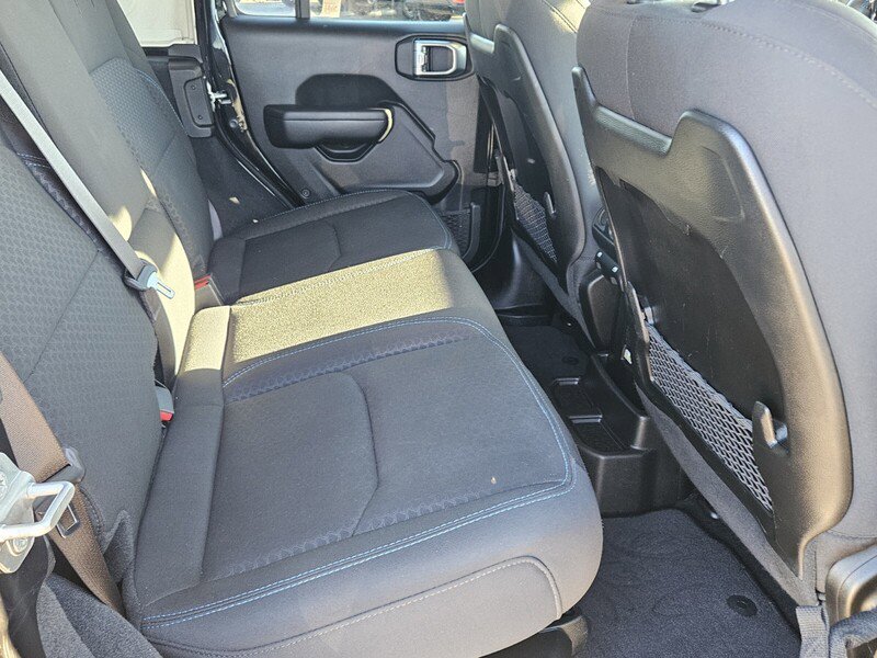 Used 2024 Jeep Wrangler Rubicon image 14