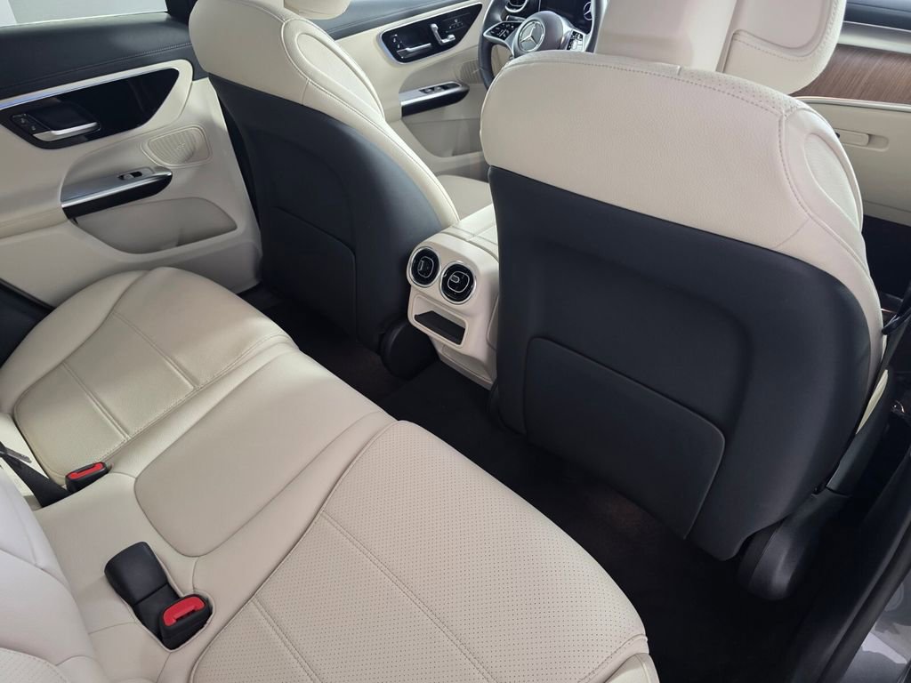 Used 2023 Mercedes-Benz GLC 300 4MATIC image 27