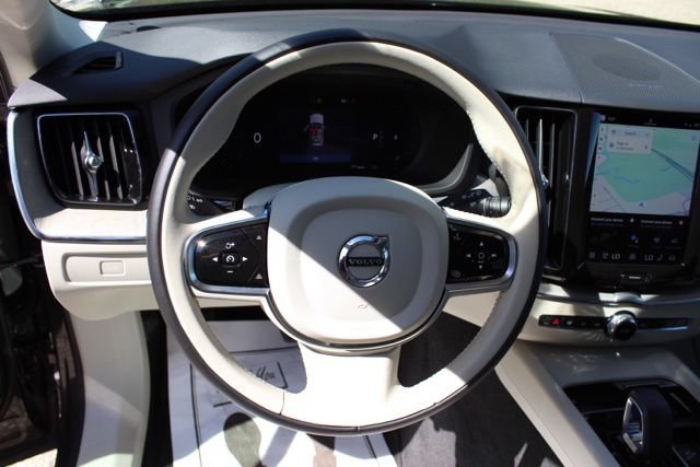 Certified 2023 Volvo XC60 B5 Plus w/ Climate Package AWD/4WD image 29