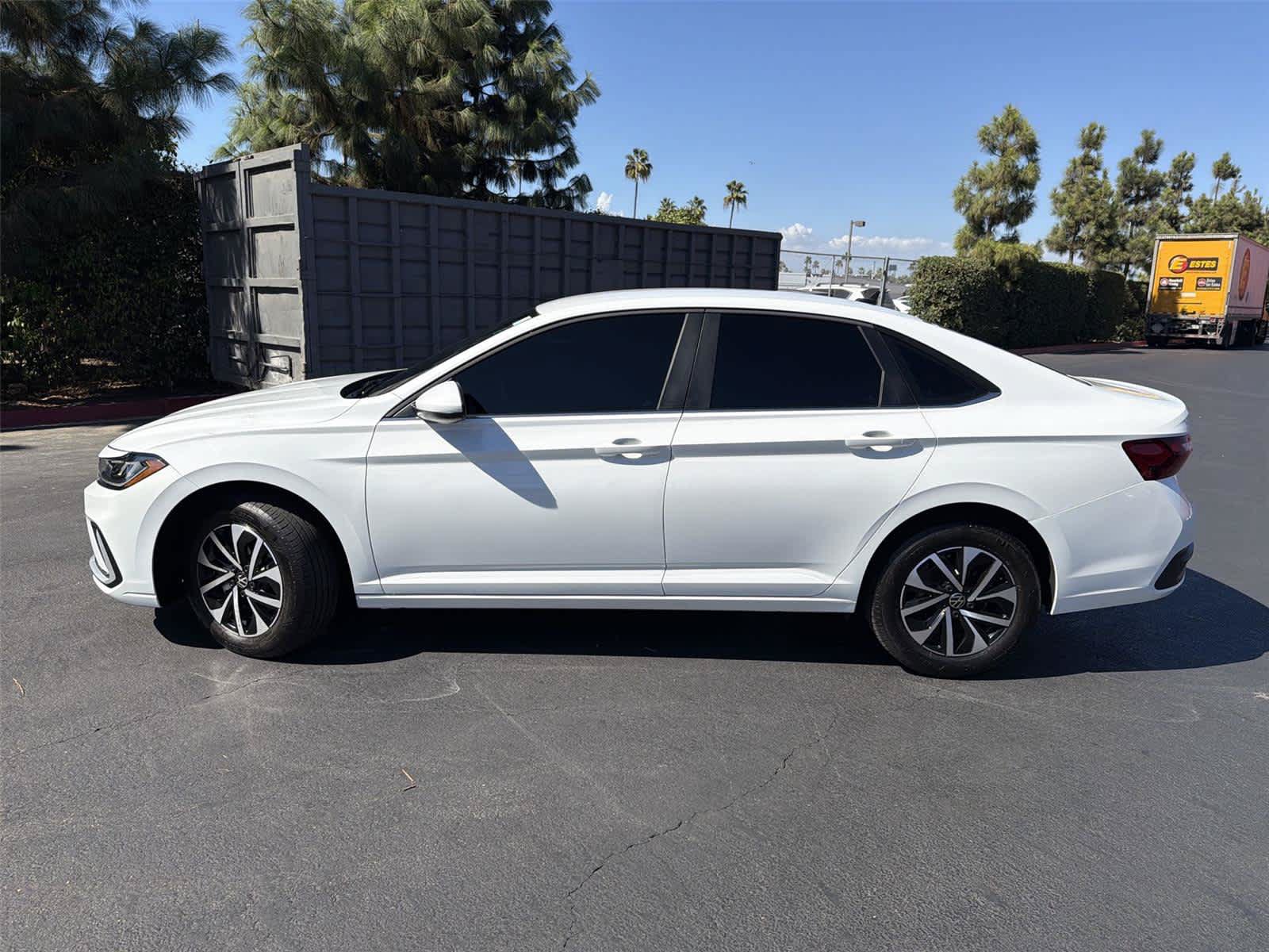 Used 2025 Volkswagen Jetta S FWD image 3