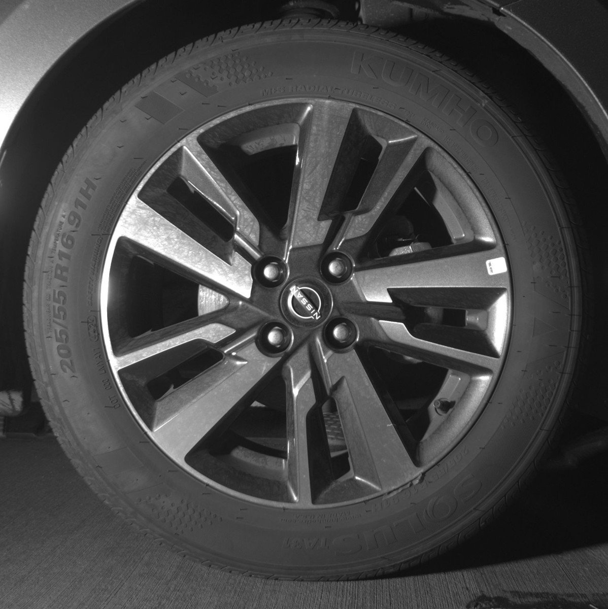 Used 2025 Nissan Versa SV image 13