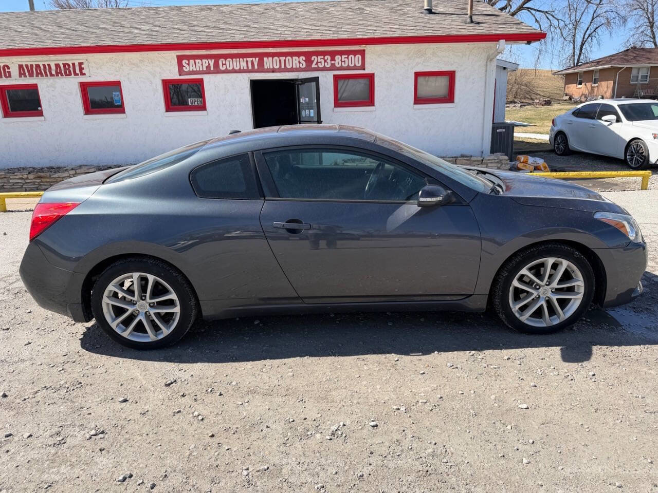 Used 2011 Nissan Altima 3.5 SR w/ 3.5SR Premium Pkg image 2