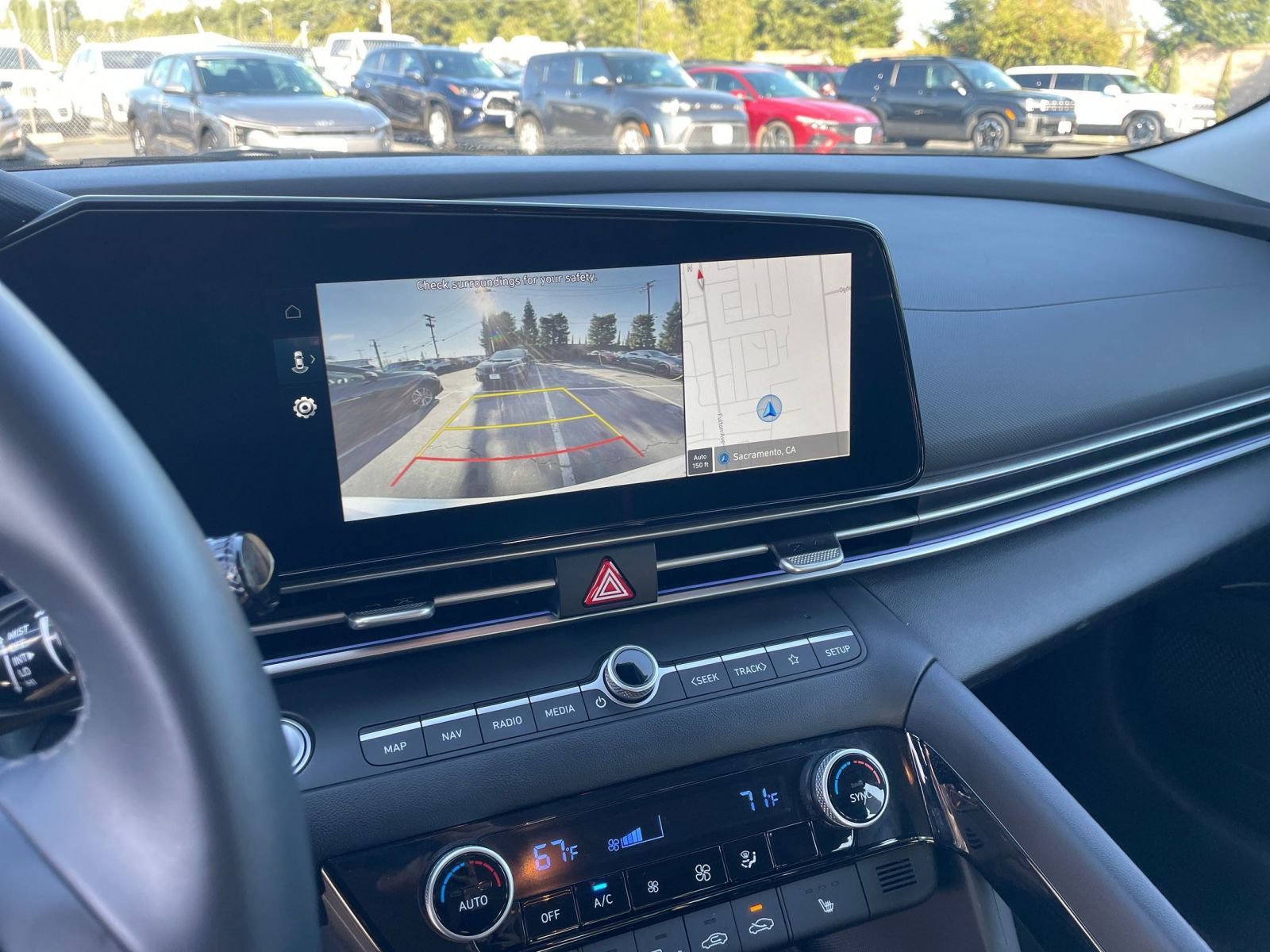 Used 2025 Hyundai Elantra SEL image 17