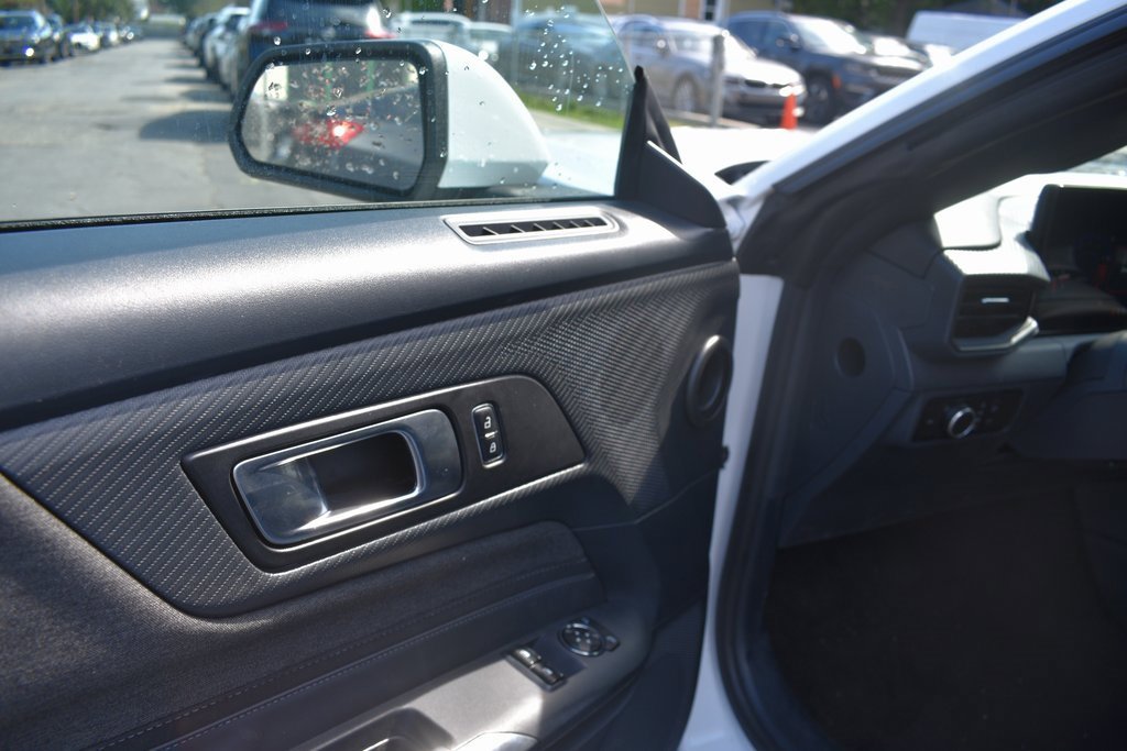Used 2024 Ford Mustang Coupe image 14
