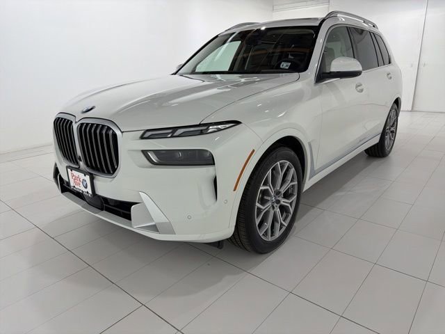 Used 2026 BMW X7 xDrive40i w/ Premium Package image 1