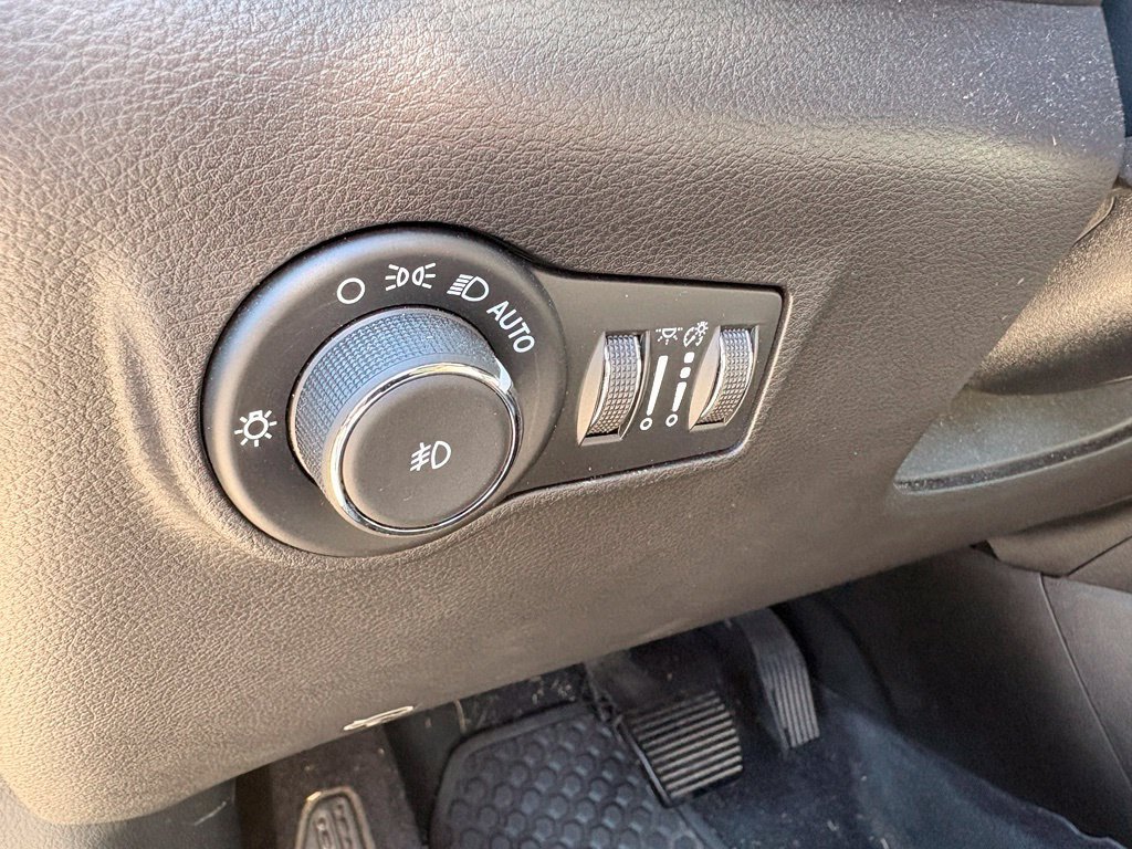 Used 2024 Jeep Compass Latitude w/ Convenience Group AWD/4WD image 13