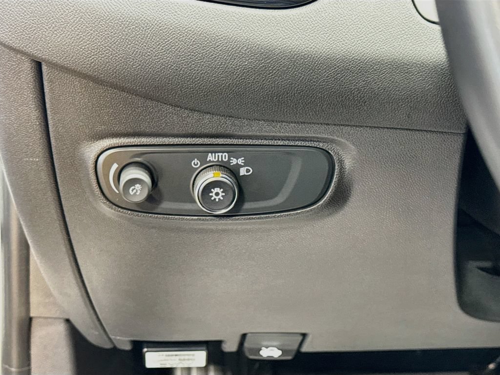 Used 2024 Chevrolet Equinox RS w/ LPO, Floor Liner Package FWD image 10