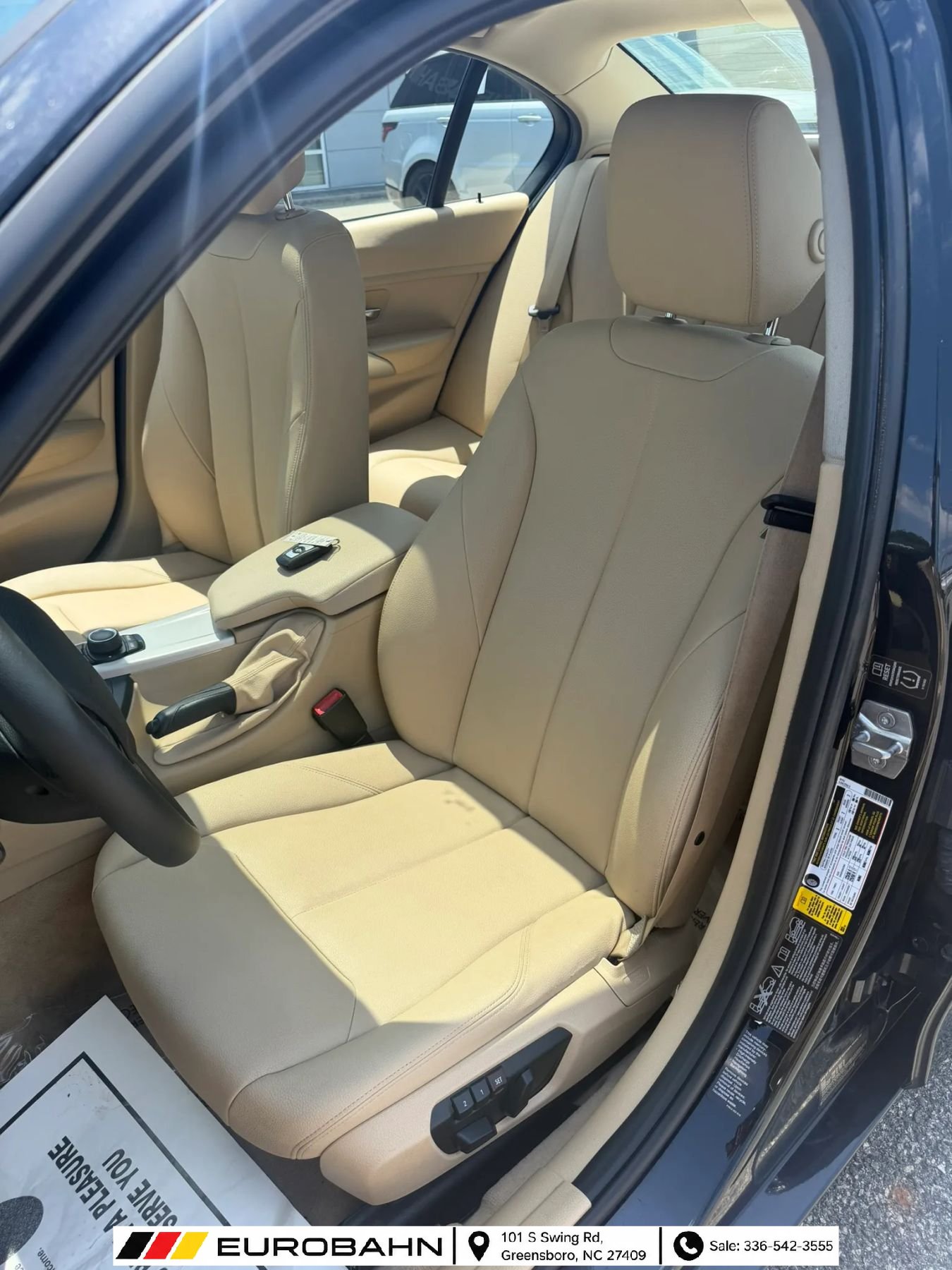 Used 2015 BMW 320i xDrive Sedan AWD/4WD image 6
