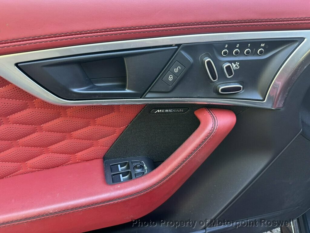 Used 2018 Jaguar F-TYPE SVR AWD/4WD image 19